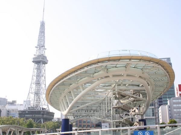 名古屋テレビ塔とオアシス２１