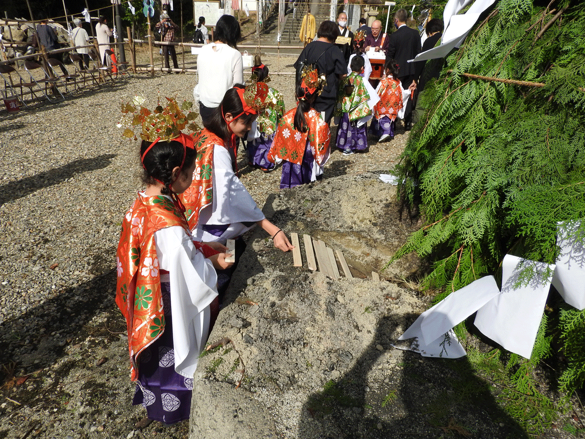 八事山興正寺 千燈供養会「稚児行列」