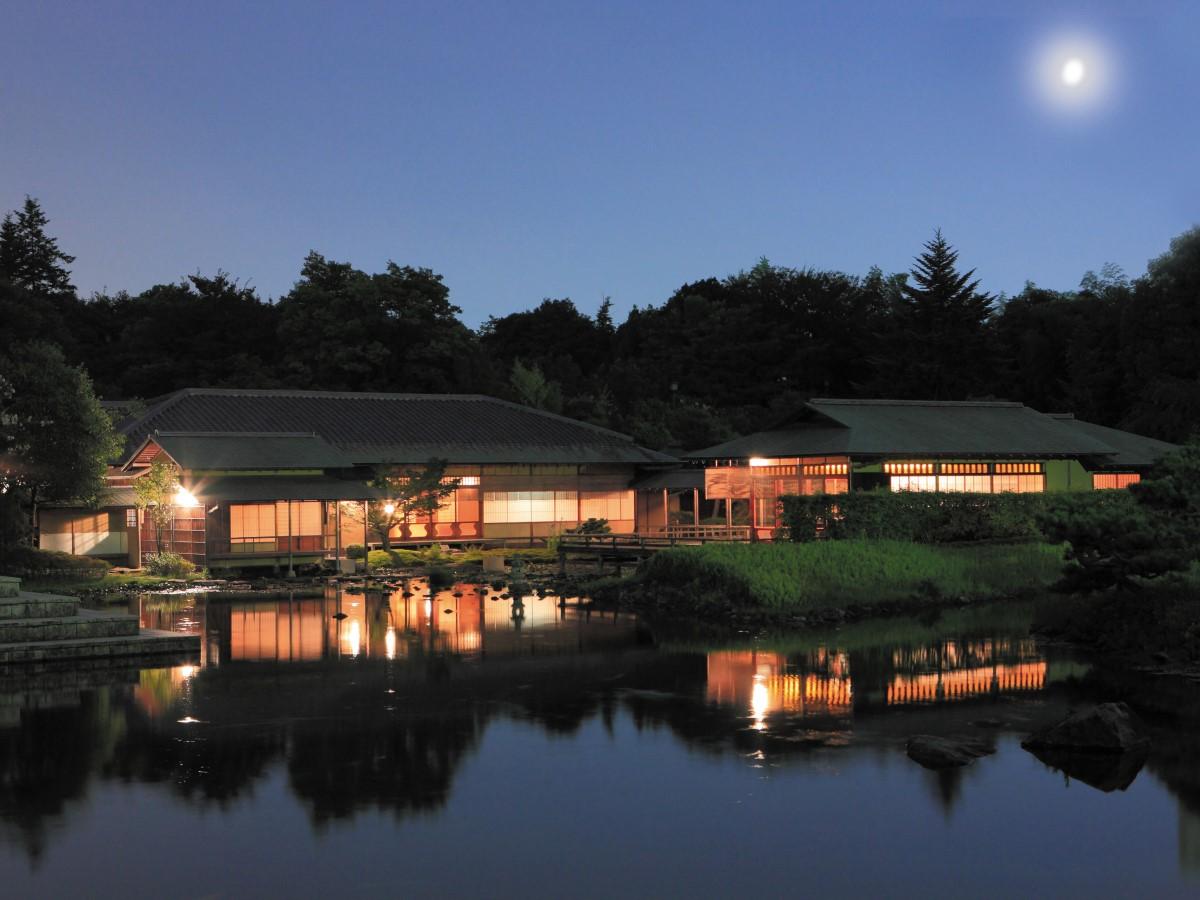 白鳥庭園 秋露祭