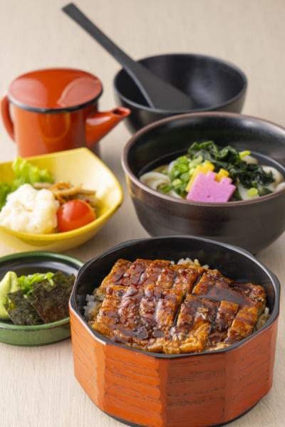 藍/三河一色産うなぎのひつまぶし
