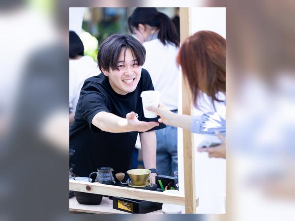 การ交流ผ่านกาแฟ