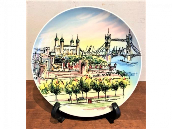 名古屋陶磁器会館 ロンドン塔タワーブリッジの絵皿画像