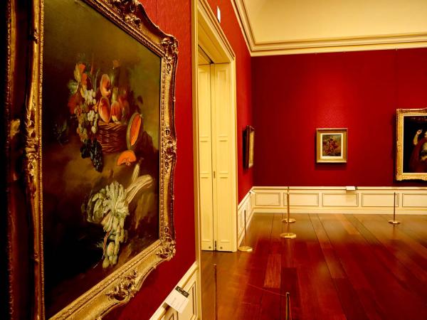 5F展示室〈赤の間〉