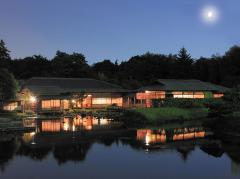 白鳥庭園 清羽亭