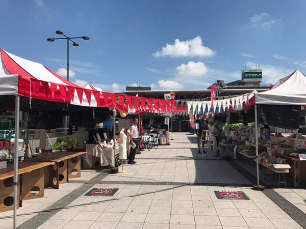 金山総合駅南口マルシェ