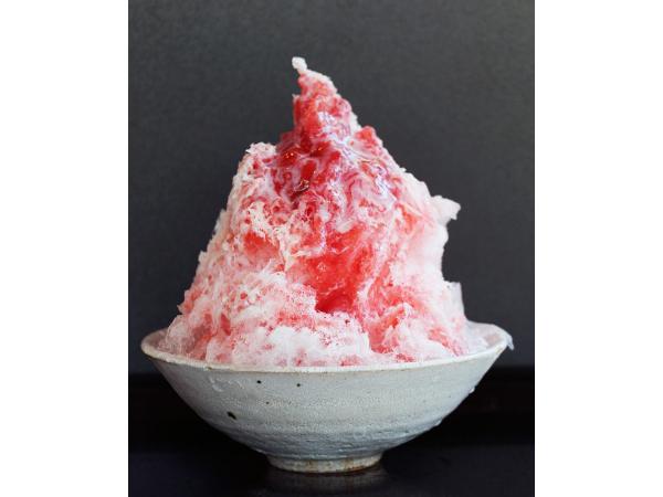果肉いちご蜜氷ミルクがけ