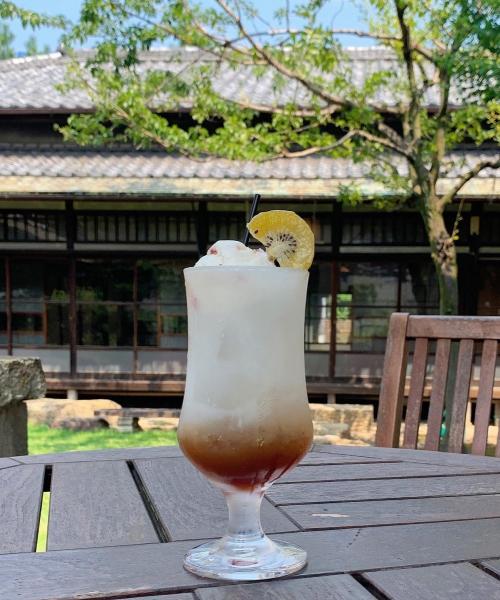 紅茶のクリームソーダ