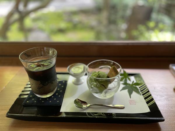 ベルヘラルド高級アイスクリーム「抹茶」とお好きな飲み物