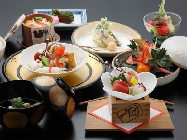 Bữa ăn truyền thống (Kaiseki Ryori)