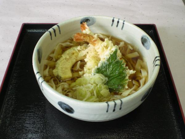 Tempura kishimen noodles