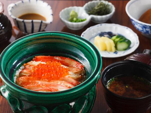 Món ngon đặc chế: Donabe kani mabushi