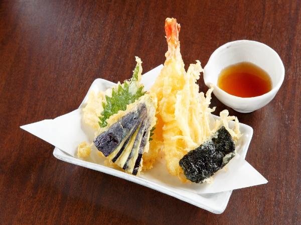 Assorted tempura plate
