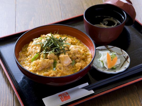 Simmered chicken and egg rice bowl