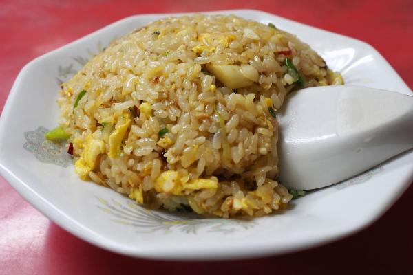 ピリカラにんにく炒飯（600円 税抜）