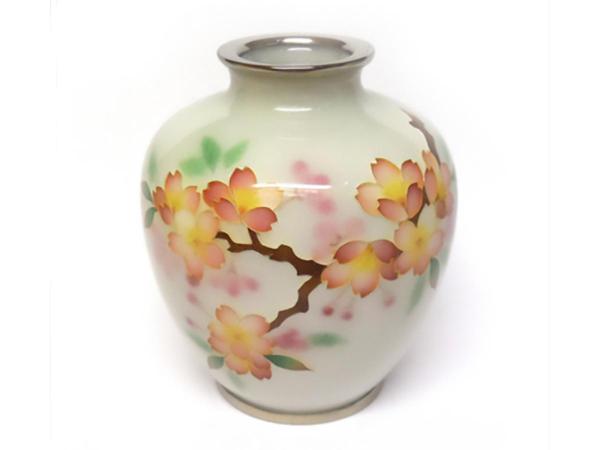 NO.1-09　有線七宝桜花瓶（H９㎝） ￥35,000／￥38,500（税込）