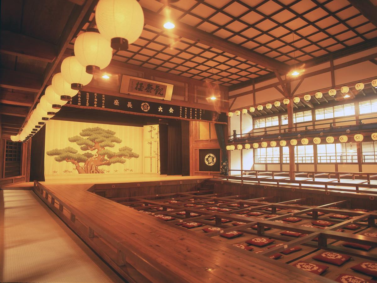 博物館明治村　呉服座内観