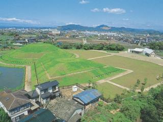 Aotsuka kofun and historic site park
