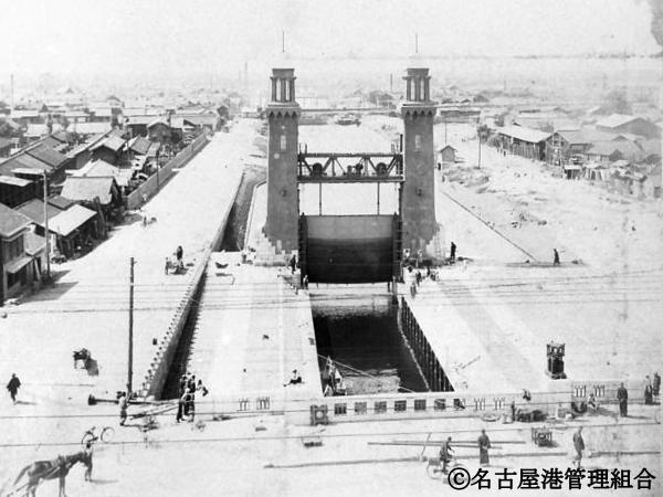 昭和7年当時の松重閘門