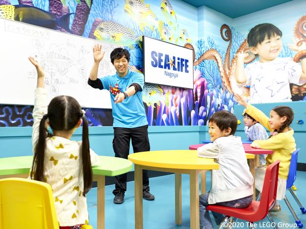 ワークショップをする子供たち