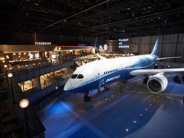 本物の飛行機を展示