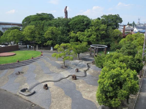 高浜市やきものの里かわら美術館　森前公園