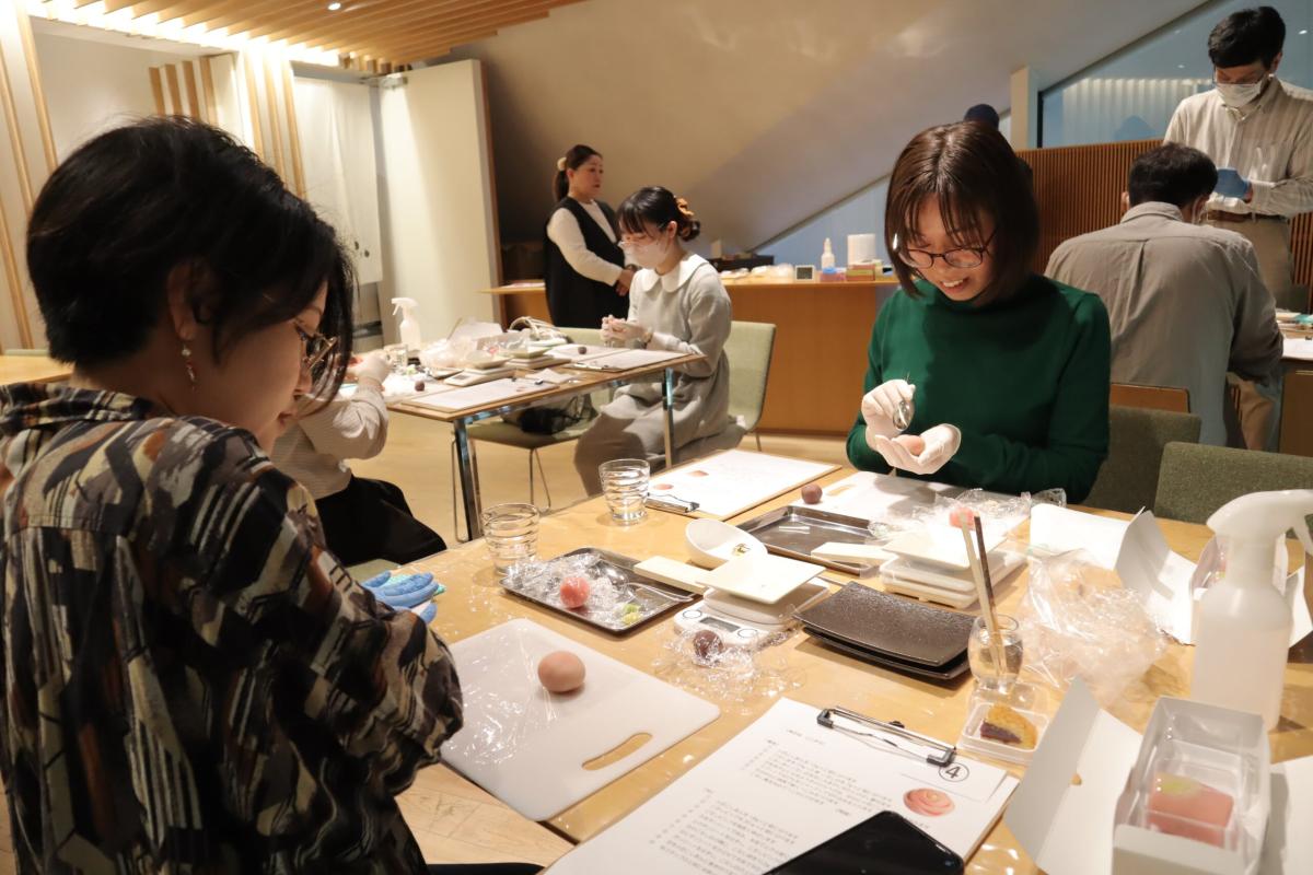 美味しく楽しい「両口屋是清」クリスマス和菓子づくりツアー