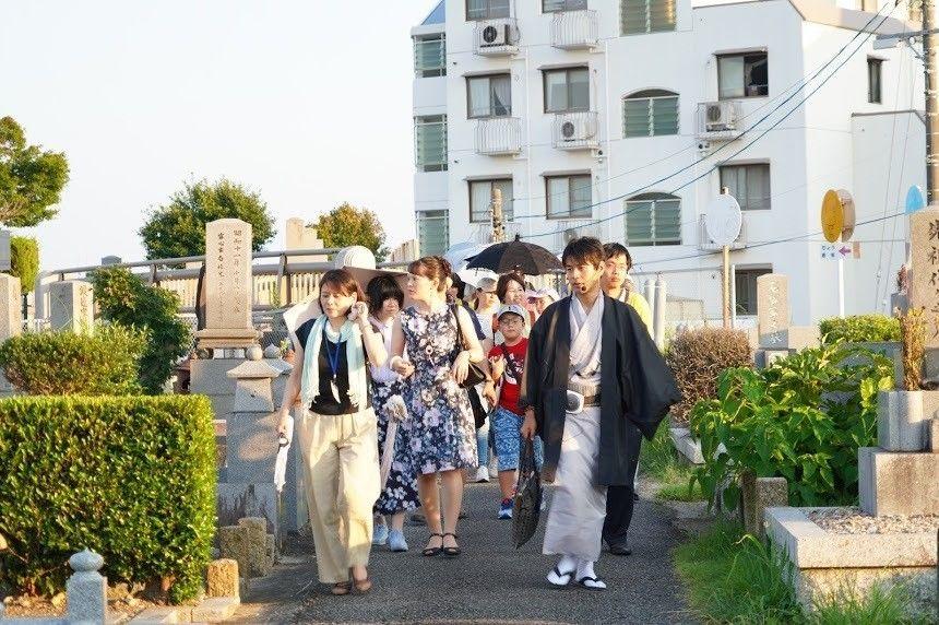 広がる霊園と寺社と街道の交わる境界に涌きたつ「噂」と「妖怪」のまち八事