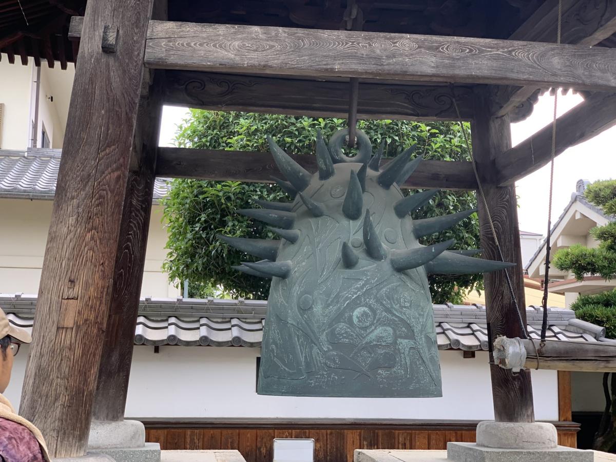 【妖怪・岡本太郎】怪が湧きたつ「尼ケ坂」。身分違いの恋の悲しい結末、辻斬り、天狗まで！名古屋百鬼夜行ツアー