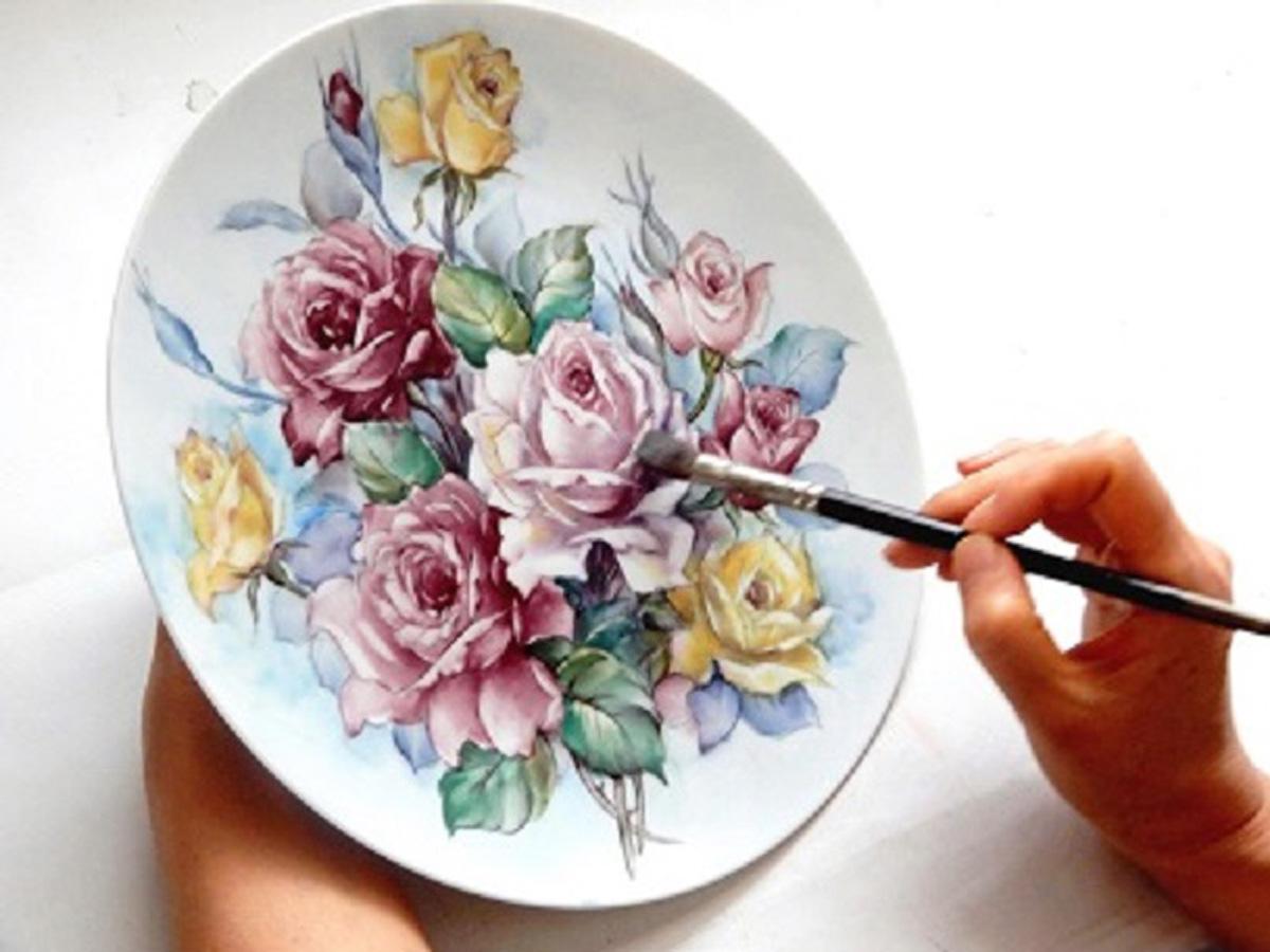 The 36th Japanese Culture Experience Workshop ≪Nagoya Pottery Painting Workshop (Oil-Based Technique)≫