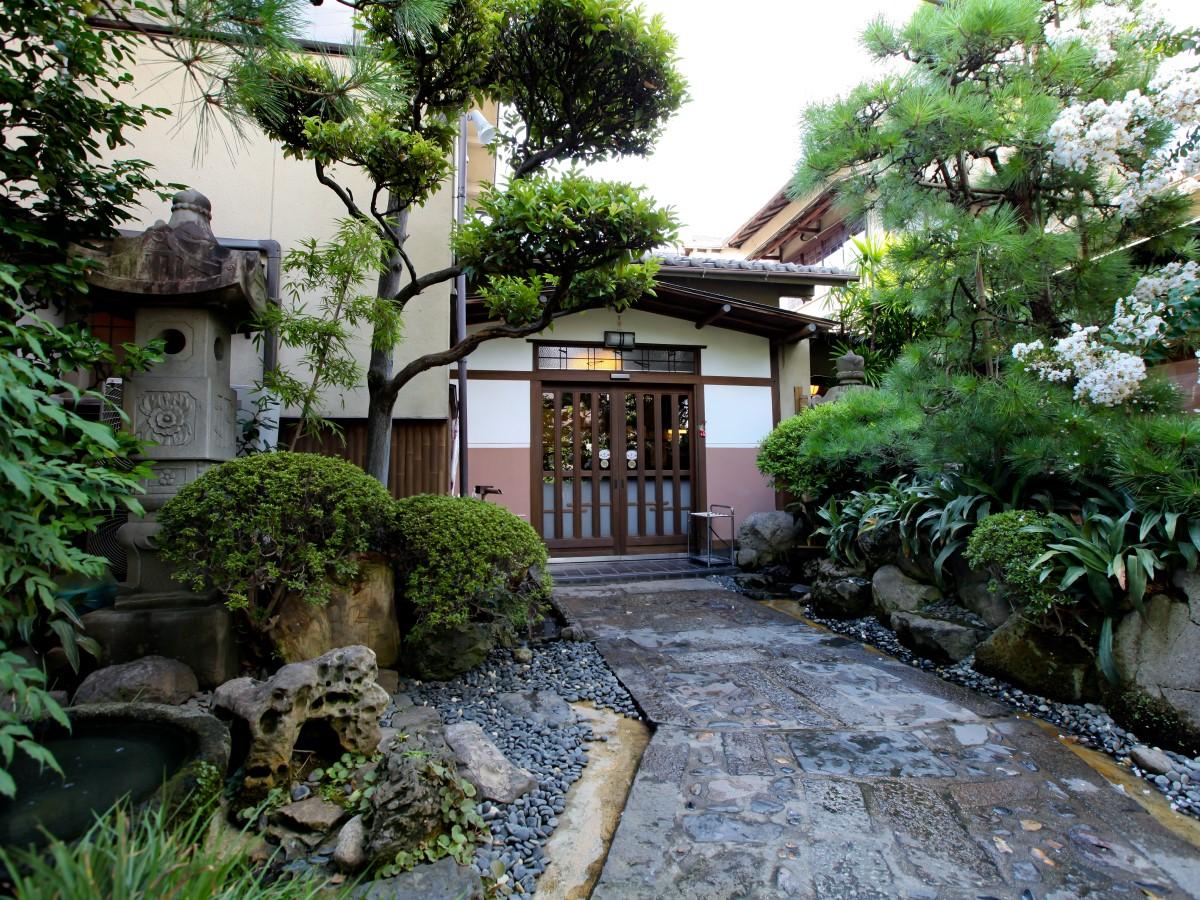 あの行列店を待たずに食べられる あつた蓬莱軒本店 のひつまぶしと名古屋港ショートクルーズ 観光ツアー 公式 名古屋市観光情報 名古屋コンシェルジュ