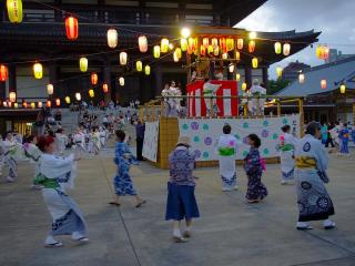 盆踊りの様子