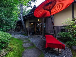 Tea Ceremony in a Traditional Japanese House | Nagoya Day Tours | Visit ...