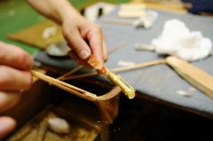 【名古屋仏壇・金箔】0.0001mmを扱う職人の世界!名古屋仏壇職人とお気に入りのもので金箔貼り体験ツアー