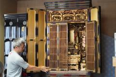 【名古屋仏壇・金箔】0.0001mmを扱う職人の世界!名古屋仏壇職人とお気に入りのもので金箔貼り体験ツアー