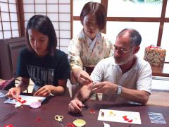 Experience Japanese Culture Firsthand 《 Tsumami-zaiku Experience》