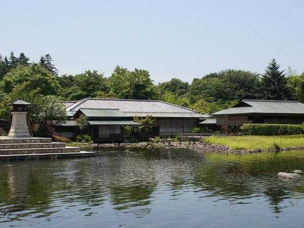 白鳥庭園語り部の会「白游会」